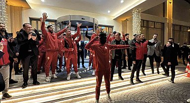 Galatasaray kafilesine Mersin'de coşkulu karşılama