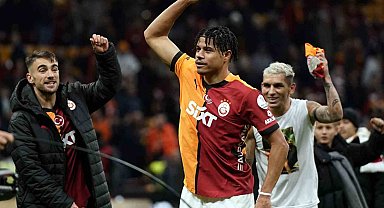 Galatasaray'da maç sonu 3'lüsü Gabriel Sara'dan