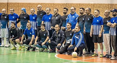 Gazeteci ve bürokratlar dostluk maçında buluştu