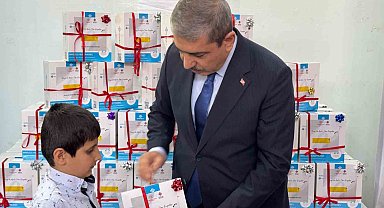 Gaziantep'te görme engelli öğrencilere kulaklık jesti