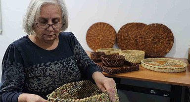 Gebze'de kağıt atıklar sanata dönüşüyor
