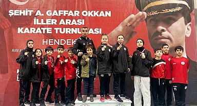 Genç karateciler kürsüye çıktı