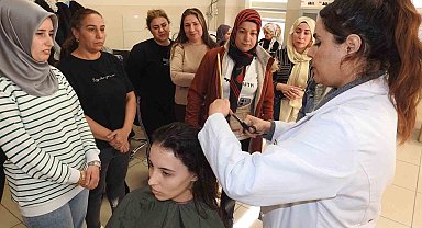 Genç kızlar kuaförlük kursu ile meslek sahibi oluyor