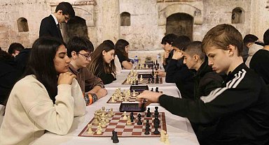 Genç satranççılar tarihi Büyükçekmece'de yarıştı