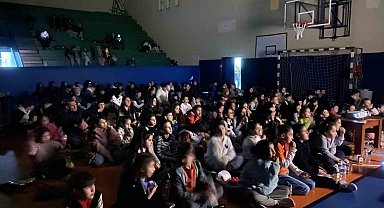 Gençler film gecesinde buluştu