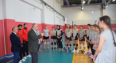 Gençlik Spor Kulübü voleybol takımı çalışmalarını sürdürüyor
