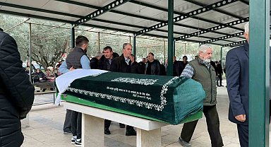 Gönen'deki işçi servisi kazasında hayatını kaybeden kadın toprağa verildi