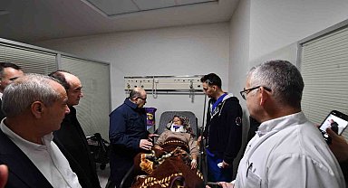 Gönen'deki servis kazası sonrası Vali Ustaoğlu'ndan hastane ziyareti