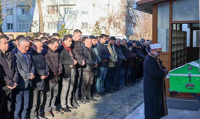Gözyaşları arasında son yolculuğuna uğurlandı