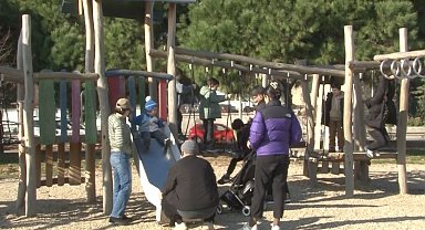 Güzel havayı fırsat bilen vatandaşlar Bakırköy sahiline akın etti
