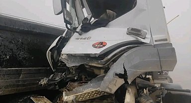 Hafriyat kamyonu ile beton mikseri çarpıştı: 2 yaralı