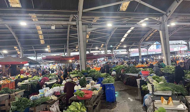 Halk pazarına yoğun ilgi