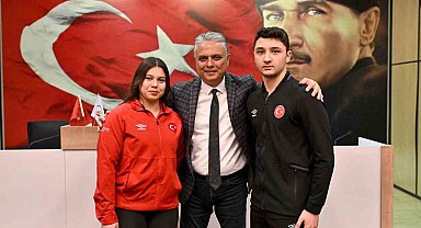 Halter ve karate şampiyonlarına Muratpaşa'dan ödül