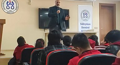 Hatay Dörtyol'da 'Başarıda Arkadaş Seçimi' konferansları
