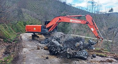 Heyelan sonrası çalışmalar hızla devam ediyor