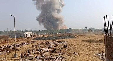 Hindistan'da mühimmat fabrikasında patlama: 8 ölü
