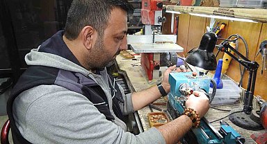 Hobi olarak başladığı tespih üretimi mesleği haline geldi