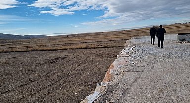 İhsaniye ve İscehisar ilçelerinde başlatılan arazi etüt çalışması sürüyor