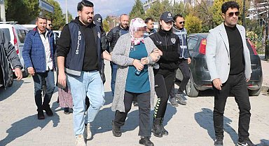 İki kadın komşularını 3 bilezik için öldürmüş