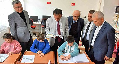 İl Müdürü Mehmet Çalışkan, görme engelli öğrencilerle buluştu