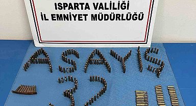 Isparta'da evinde silah ve fişeklerle yakalanan şüpheli tutuklandı
