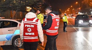 Isparta'da modifiyeli ve abartı egzozlu araç denetimi: 5 araç men edildi
