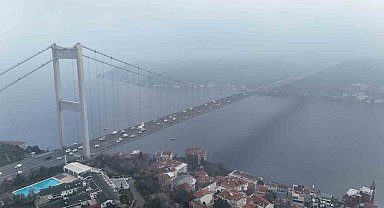 İstanbul'da iki yaka arasında sis etkili oldu