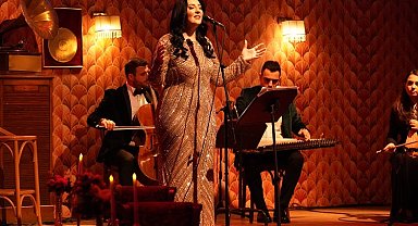 İstanbul'da taş plak gecesi yaşandı