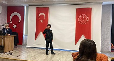İstiklal Marşı'nı güzel okuma yarışmasında il birincisi oldu