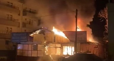 İşyeri alevlere teslim oldu