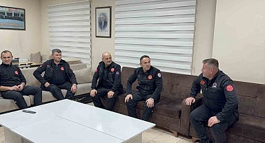 İtfaiyeciler yeni yıla görev başında girdi: 2025'in ilk yangınına müdahale ettiler