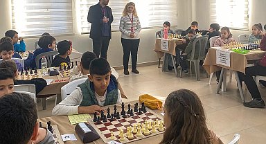 İzmir Bornova'da genç zihinler satrançla buluştu