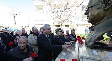 İzmir Güzelbahçe'de Uğur Mumcu büstü ve ismiyle yaşatılıyor