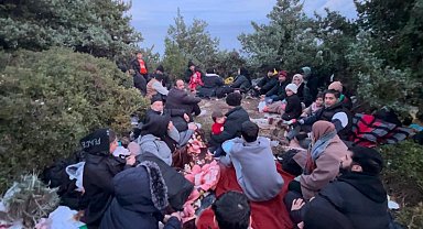 İzmir'de Sahil Güvenlik'ten göçmen mesaisi: Karada yakaladı, denizden kurtardı