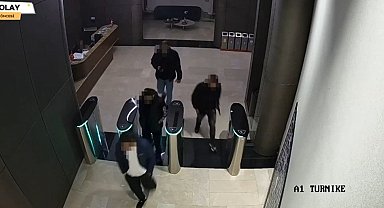 İzmir'de sahte polis dehşeti: Evlerine girdiler, ellerini kelepçeleyip paraları gasbettiler
