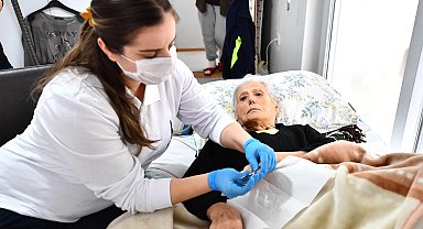 İzmir'de 'evde bakım hizmeti' yaşamlara dokunuyor