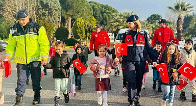 Jandarma anaokulu öğrencileri ağırladı