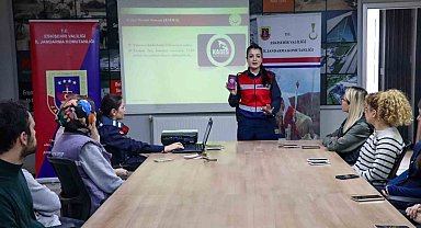 Jandarma ekipleri firma çalışanlarını bilgilendirdi