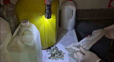 Jandarmanın eve yaptığı operasyonda çok sayıda tarihi eser ele geçirildi