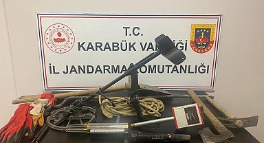 Kaçak kazı yaparken yakalandılar