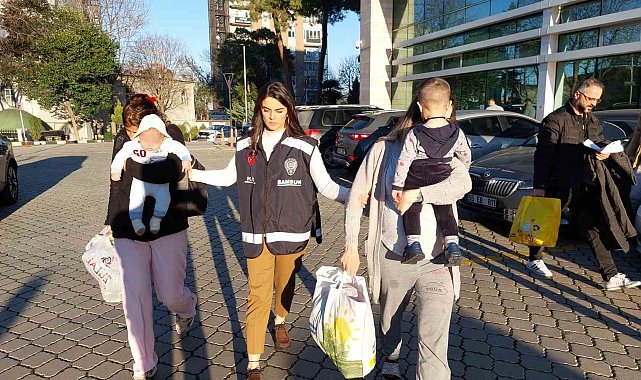 Kadın hırsızlar kucaklarında çocuklarıyla cezaevine gönderildiler