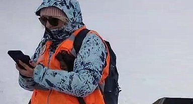 Kadına şiddete dikkat çekmek için Ağrı Dağı'na tırmandılar