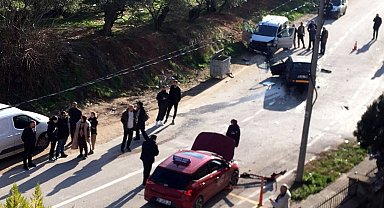 Kafa kafaya çarpıştılar, yaralı kurtuldu