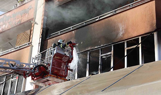 Kahramanmaraş'ta market deposunda yangın