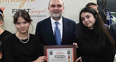 Kahramanmaraş'ta şehit çocuklarının karne sevincine ortak olundu