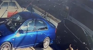 Kapaklı'da servis minibüs ile çarpışan bisikletli çocuk yaralandı