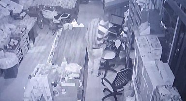 Karaman'da hırsız girdiği iş yerinin kameralarını da çaldı