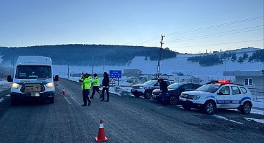 Kars'ta jandarma, şok yol uygulamalarını sürdürüyor