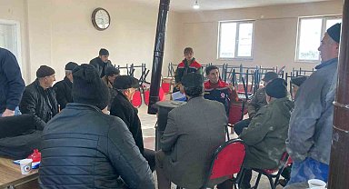 Kars'ta tarla faresiyle mücadele eğitimi düzenlendi