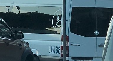 Kartal'da servis sürücülerinden trafiği tehlikeye atan hareket